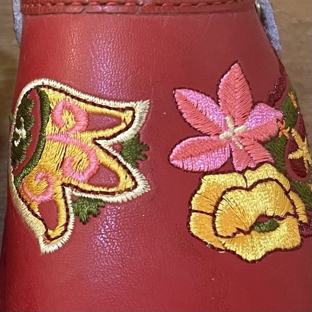 Hanna Andersson Red Floral Leather Wooden Clogs Girls EU 27 Back Strap READ‎